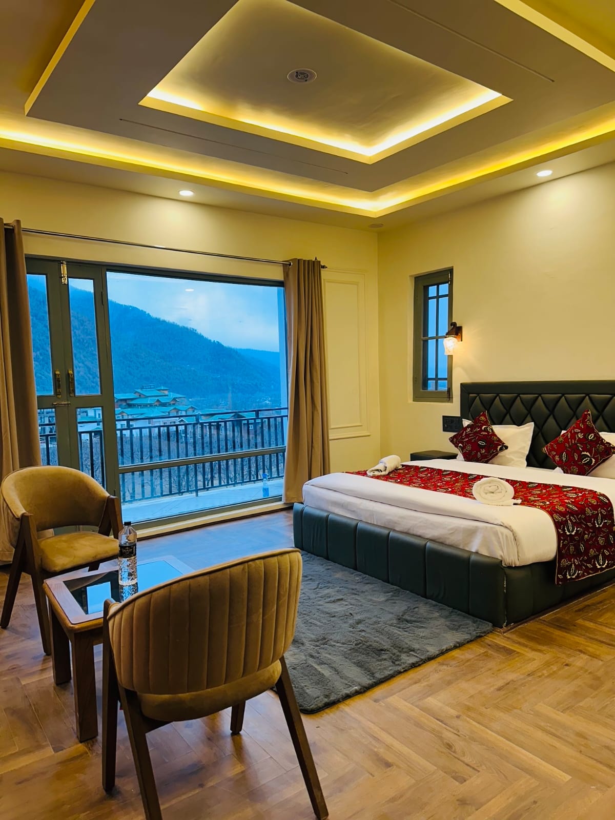 Cheap Kashmir Hotel, Srinagar Hotel Booking, Pahalgm Hotels, Luxury Hotels in Srinagar, Housebat Bookings, Gulmarg Hotel Booking