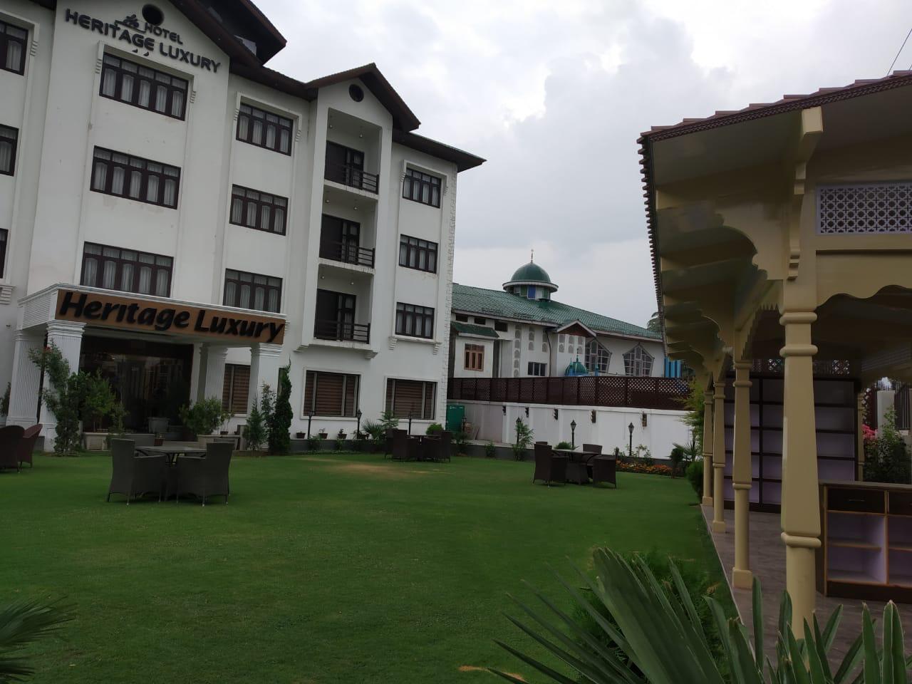 Cheap Kashmir Hotel, Srinagar Hotel Booking, Pahalgm Hotels, Luxury Hotels in Srinagar, Housebat Bookings, Gulmarg Hotel Booking